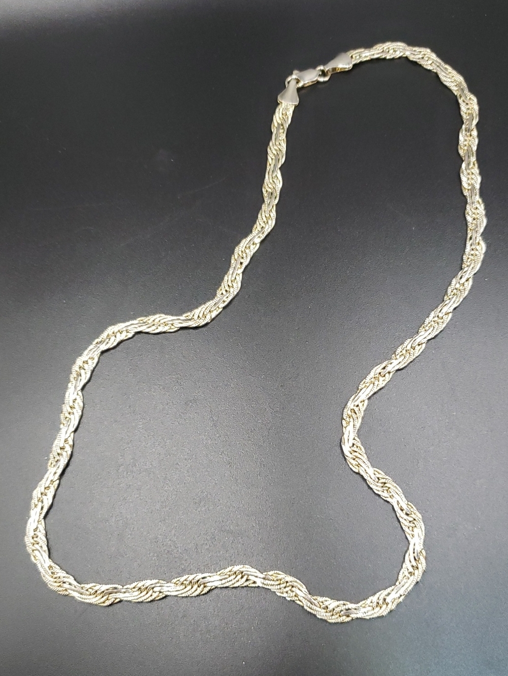 14K Italian White Gold Elegant Twisted Design Necklace, 18"